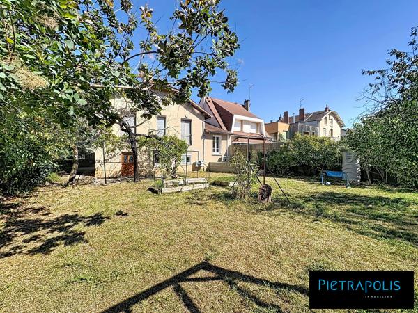 Maison divisée en 3 appartements avec Jardin - La Plaine Santy