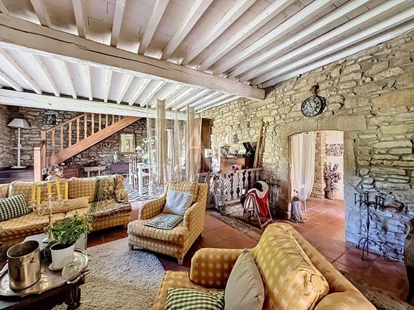Propriété d'exception, gîte et écurie