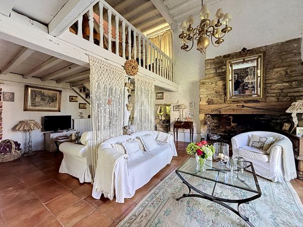 Propriété d'exception, gîte et écurie