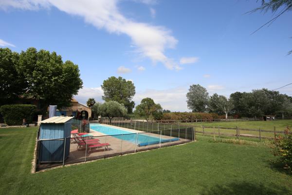 Garons (30128) Splendide Mas 600 m2, 5HA, piscine 20/4, box chevaux