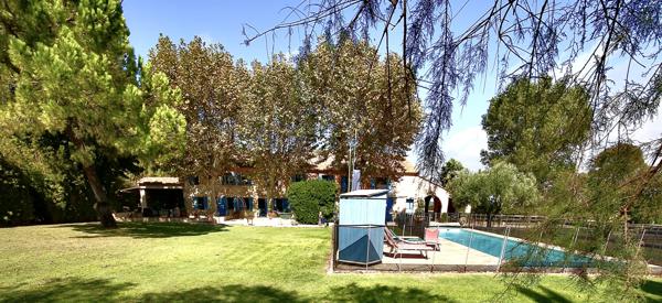 Garons (30128) Splendide Mas 600 m2, 5HA, piscine 20/4, box chevaux