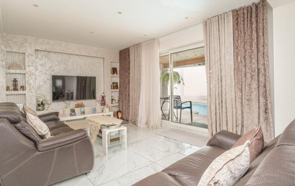 Vente Maison type4/terrasse/piscine +type2 rénové(e) Marseille 13ème   