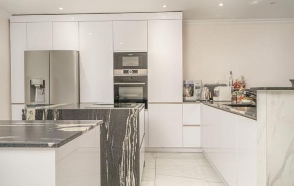 Vente Maison type4/terrasse/piscine +type2 rénové(e) Marseille 13ème   