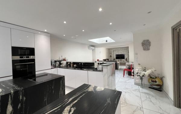 Vente Maison type4/terrasse/piscine +type2 rénové(e) Marseille 13ème   