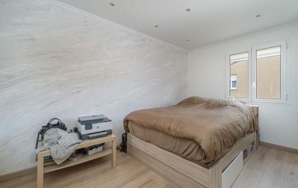 Vente Maison type4/terrasse/piscine +type2 rénové(e) Marseille 13ème   