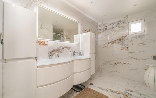 Vente Maison type4/terrasse/piscine +type2 rénové(e) Marseille 13ème   