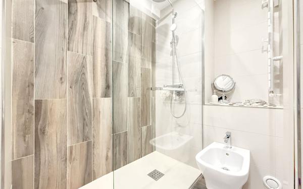 Appartement à vendre    2 pièces • 57 m2 Nice