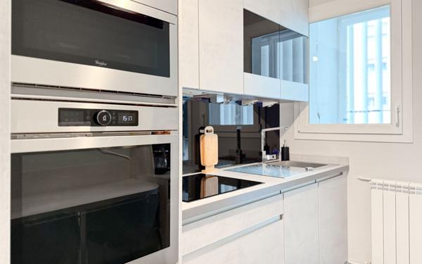 Appartement à vendre    2 pièces • 57 m2 Nice