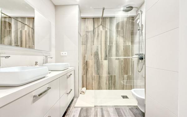 Appartement à vendre    2 pièces • 57 m2 Nice