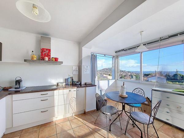 Maison Manosque 7 pièce(s) 205 m2 avec piscine au sel sécurisée