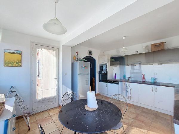 Maison Manosque 7 pièce(s) 205 m2 avec piscine au sel sécurisée