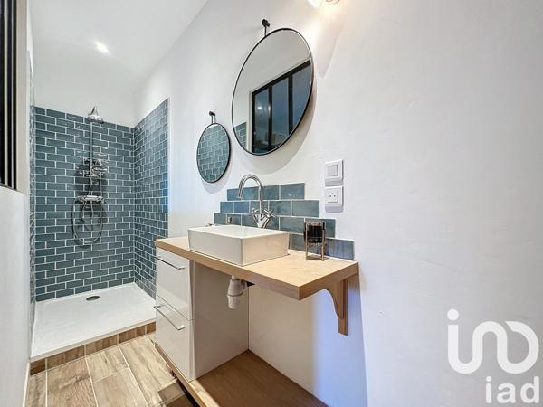 Maison 8 pièces de 192 m² à Sainte-Cécile-les-Vignes (84290)