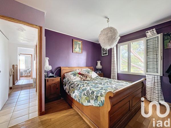 Maison 8 pièces de 192 m² à Sainte-Cécile-les-Vignes (84290)