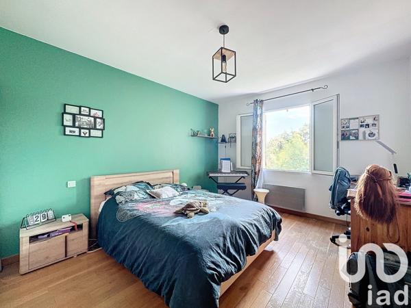 Maison 8 pièces de 192 m² à Sainte-Cécile-les-Vignes (84290)