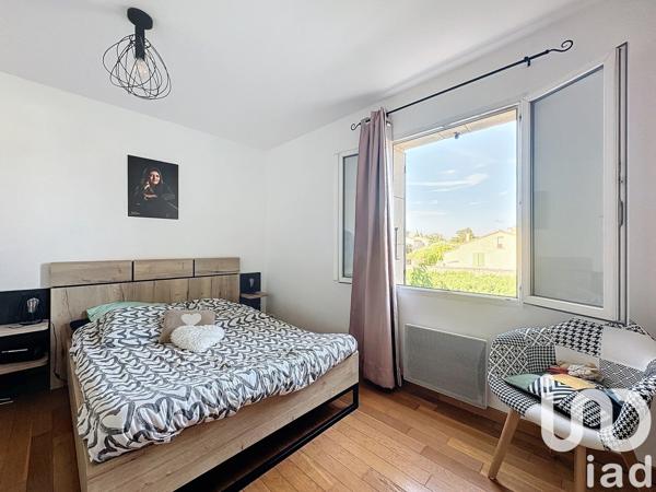 Maison 8 pièces de 192 m² à Sainte-Cécile-les-Vignes (84290)