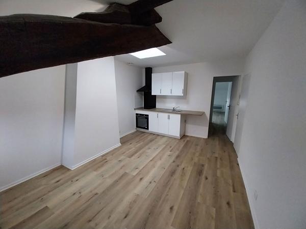 Appartement T2 rénové 35m² - CHAMPIGNEULLES