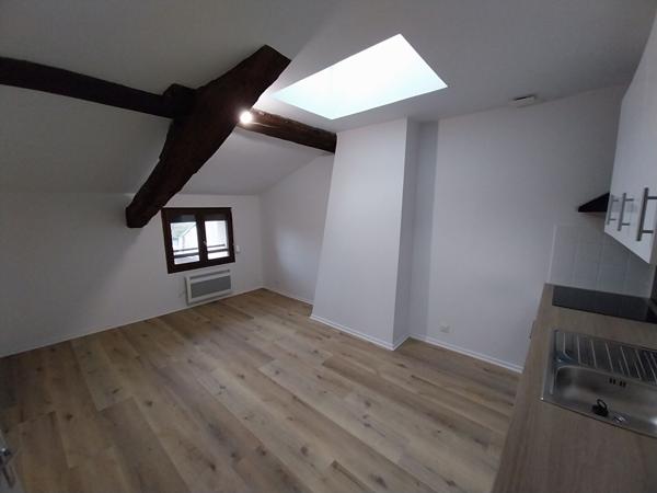 Appartement T2 rénové 35m² - CHAMPIGNEULLES