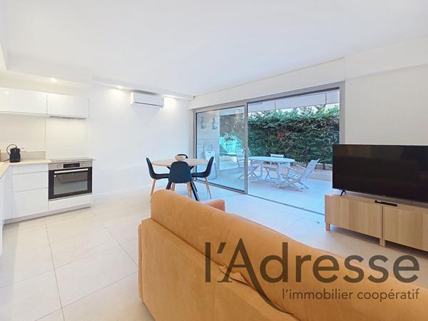 COUP DE COEUR ! Magnifique 2 pièces avec jardin de 75m² à CANNES PALM BEACH !