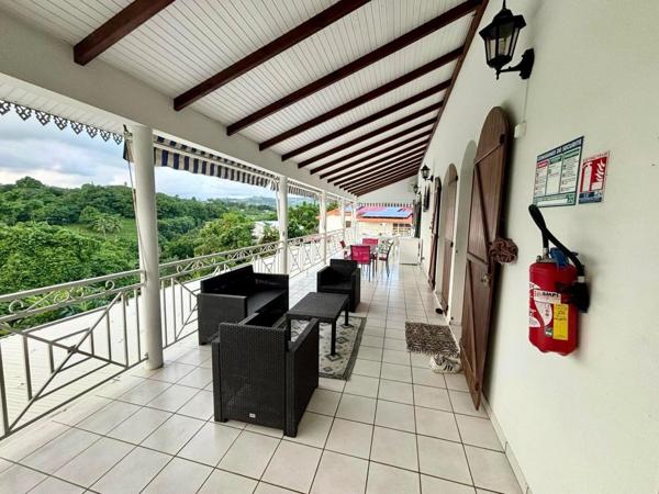 IMMEUBLE DE RAPPORT 400 m2 - 16 PIÈCES - 7 APPARTEMENTS LOUÉS - LOYERS 68100€/AN - TERRAIN DE 2996 m2 - TRÈS GROS POTENTIEL - IDÉAL INVESTISSEUR.