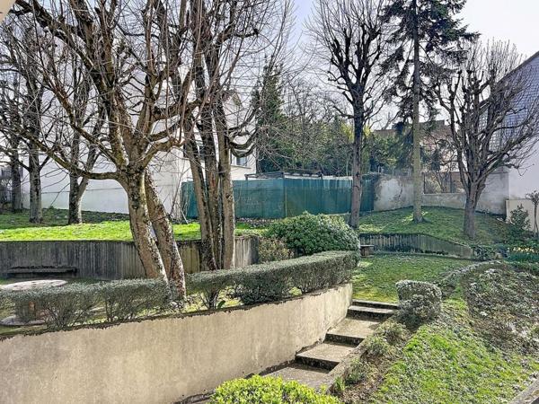 À 4 min de la Gare Rive Gauche et 8 min de la Gare Rive Droite – 3 chambres – DPE D