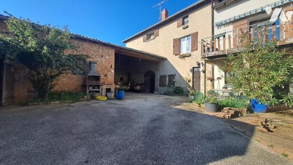 MAISON 2 LOGEMENTS + COUR, DEPENDANCE, GARAGE, PUIT