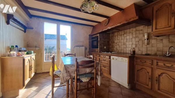 MAISON 2 LOGEMENTS + COUR, DEPENDANCE, GARAGE, PUIT