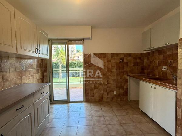 Appartement 3 pièces à louer à Cagnes-sur-Mer, secteur Val Fleuri