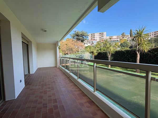 Appartement 3 pièces à louer à Cagnes-sur-Mer, secteur Val Fleuri