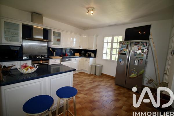 Maison à vendre 6 pièces 215 m² Vidauban