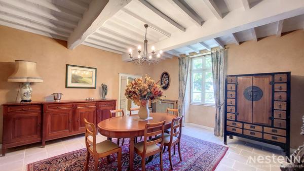 A vendre propriété composée de plusieurs bâtisses en pierre dont une maison de Maitre au coeur de la campagne Gersoise