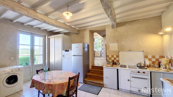 A vendre propriété composée de plusieurs bâtisses en pierre dont une maison de Maitre au coeur de la campagne Gersoise