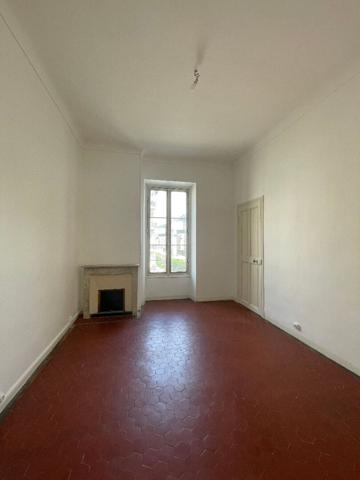 Avenue Malaussena - 5 pièces de 104 m2 + balcon. Entièrement rénové.