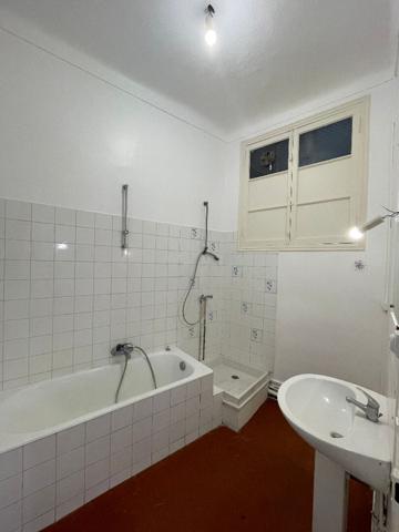 Avenue Malaussena - 5 pièces de 104 m2 + balcon. Entièrement rénové.