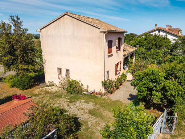 Maison de 140m2 avec 4 chambres sur un terrain de 1453m2