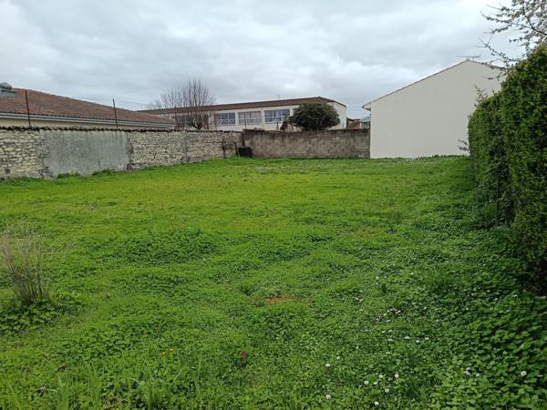 Terrain situé à Cognac, d'une superficie de 645 m²