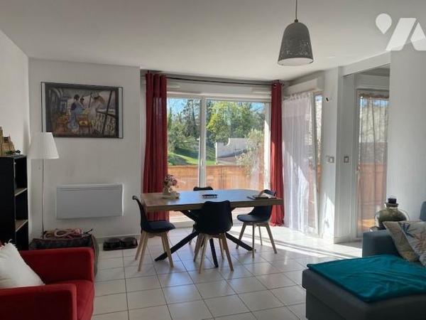 Saint Nicaise : appartement de 3 pièces avec parking