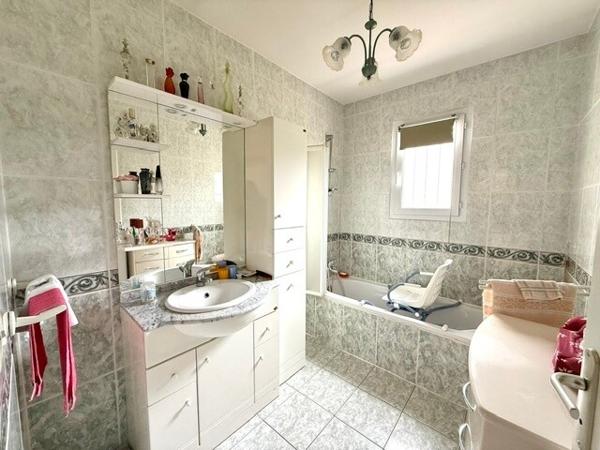 Maison de 2001 - 95 m2 - 3 chambres – 560 m2 de jardin clôturé - Lavaur proche centre-ville/gare