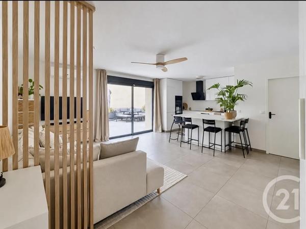 Appartement T3 à vendre  3 pièces - 59 m 2   GALLARGUES LE MONTUEUX  - 30