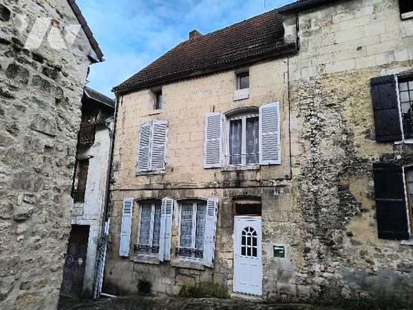 MAISON DE VILLE AVEC CACHET ANCIEN A RENOVER