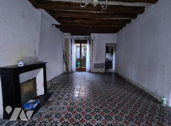 MAISON DE VILLE AVEC CACHET ANCIEN A RENOVER