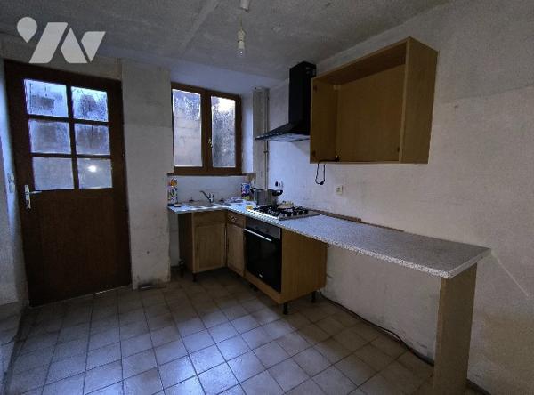 MAISON DE VILLE AVEC CACHET ANCIEN A RENOVER