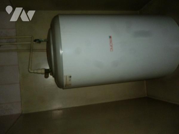 Maison 3 pièces à rénover, dépendances, terrain.