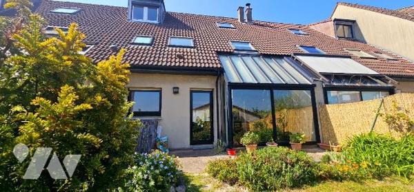 Vous aimez la nature, la mer, les dunes, vous serez séduits par ce magnifique pavillon de 140 m...