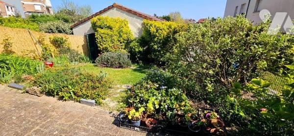 Vous aimez la nature, la mer, les dunes, vous serez séduits par ce magnifique pavillon de 140 m...