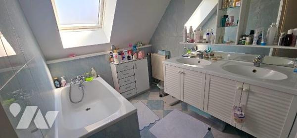 Vous aimez la nature, la mer, les dunes, vous serez séduits par ce magnifique pavillon de 140 m...