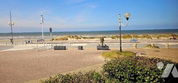 Vous aimez la nature, la mer, les dunes, vous serez séduits par ce magnifique pavillon de 140 m...