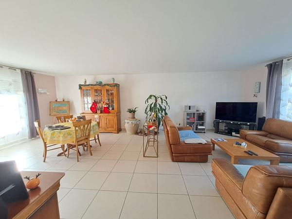 Superbe pavillon situé à Pusey