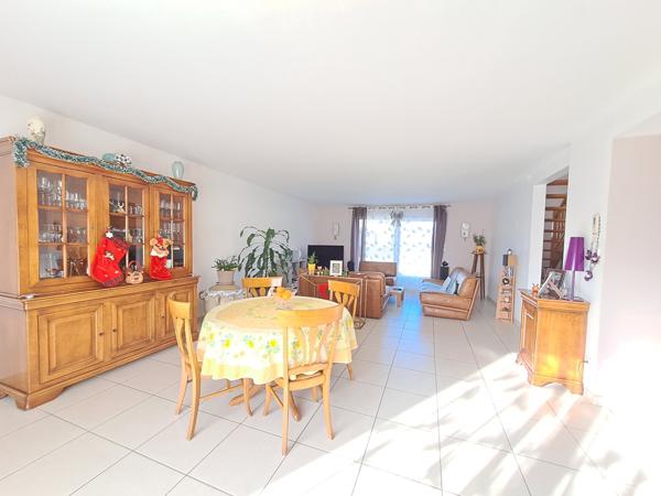 Superbe pavillon situé à Pusey