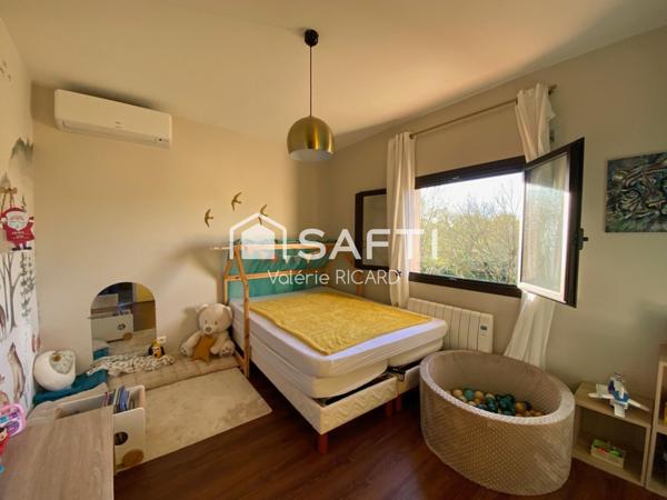 CAYRAC, Maison d'architecte d'environ 194m2 sur un terrain arboré de 3852 m2