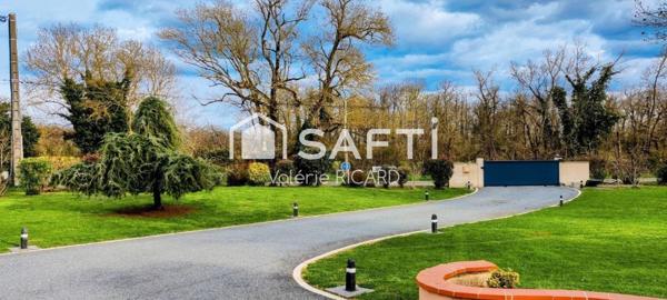 CAYRAC, Maison d'architecte d'environ 194m2 sur un terrain arboré de 3852 m2